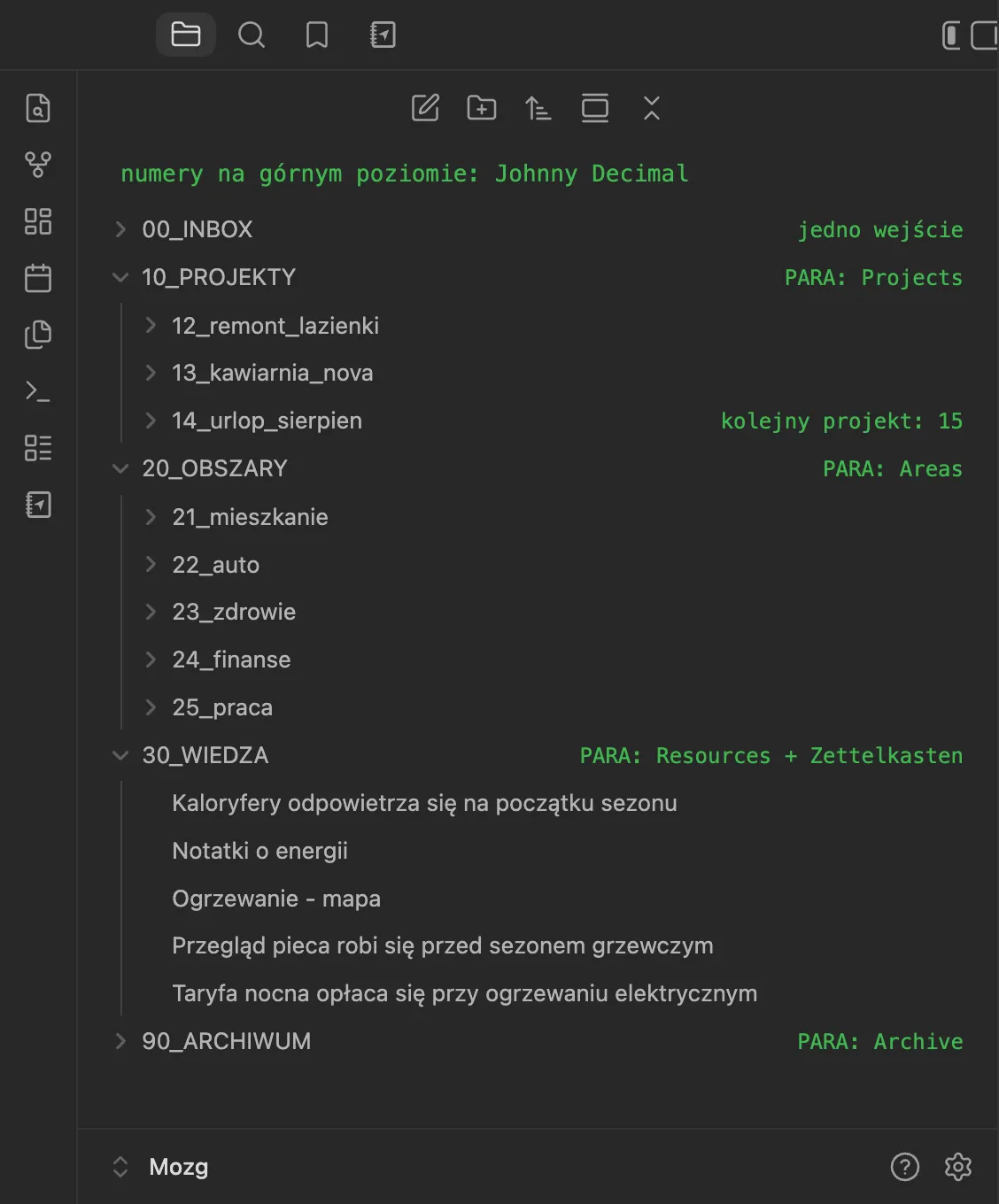 Vault Mozg: numeracja Johnny Decimal na górze, szuflady PARA pod numerami i notatki atomowe w 30_WIEDZA