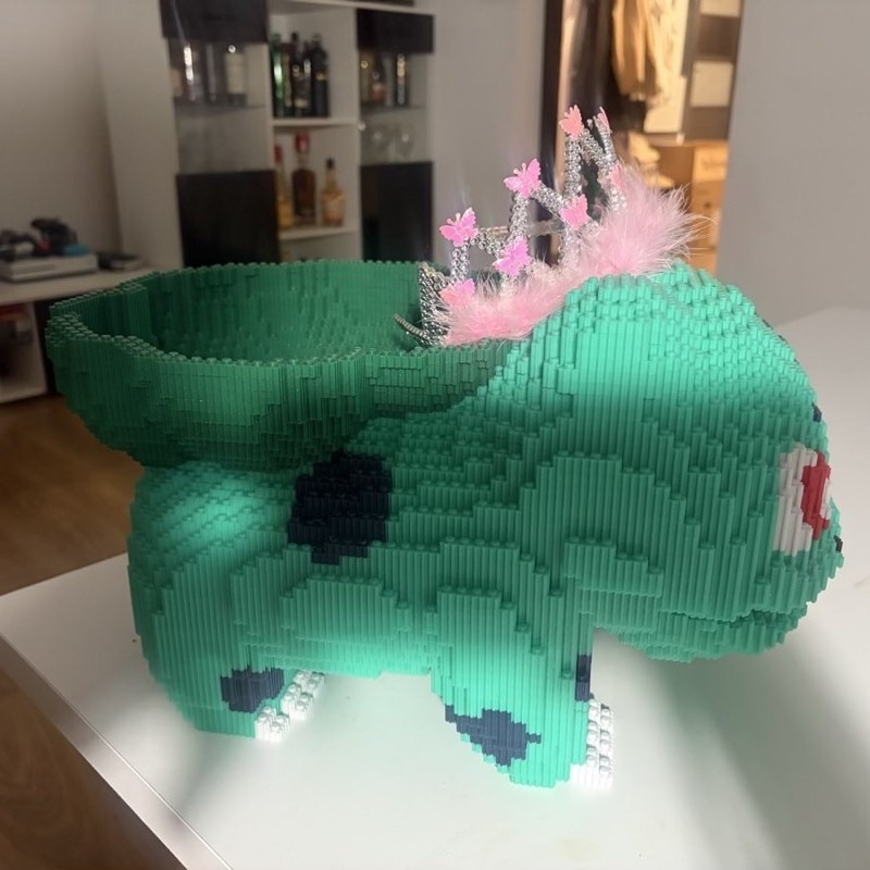 Duży pluszak - Bulbasaur z kolekcji Damiana Ślimaka, egzemplarz numer 1