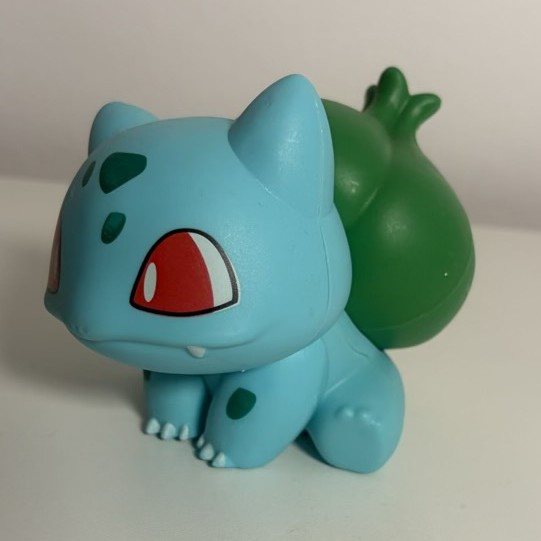 Przypinka do butów, wersja niebieska - Bulbasaur z kolekcji Damiana Ślimaka, egzemplarz numer 9